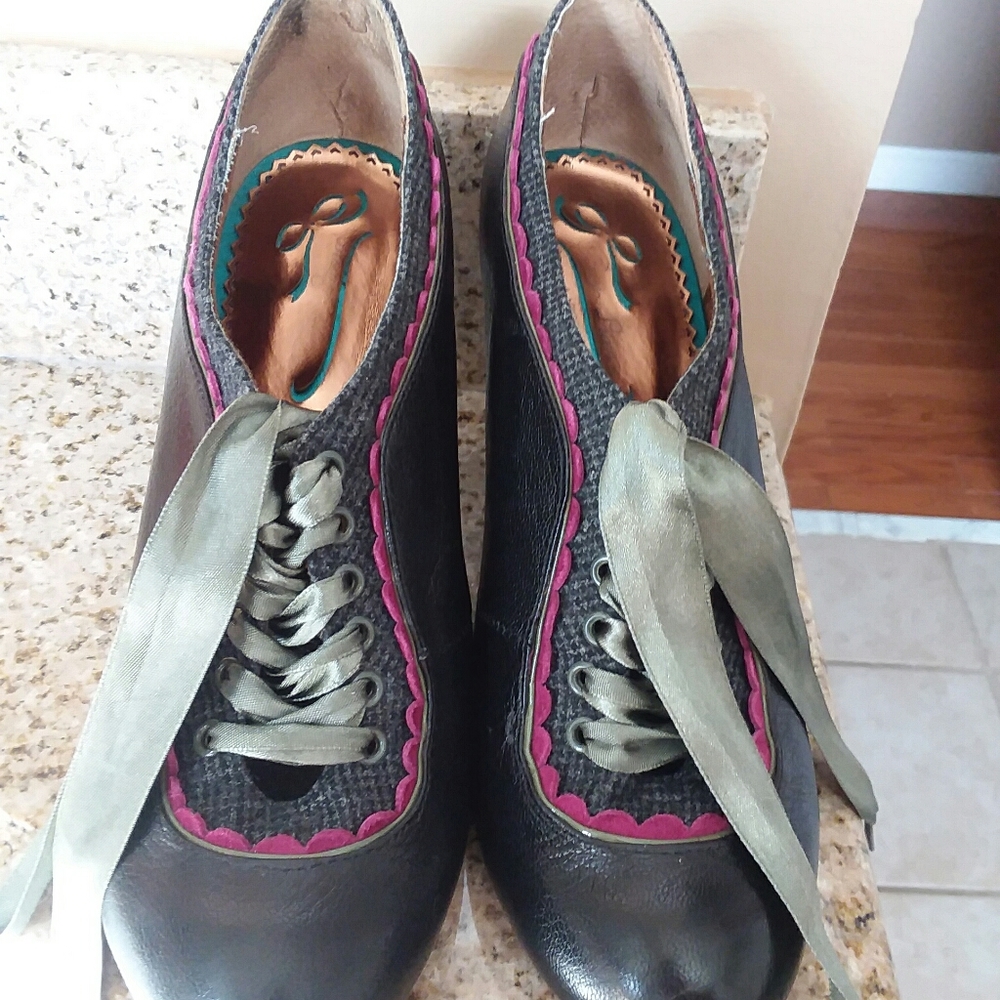 Poetic License heels